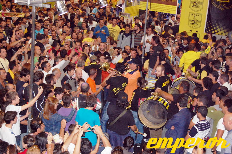 Ekthesi 2009 Fans 05 - Ekthesi_2009_Fans_05.jpg Ekthesi_2009_Fans_05.jpg