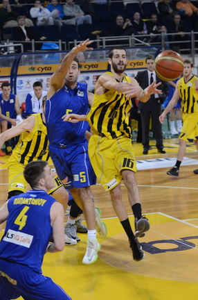 ARIS-Peristeri(05-01-2013)(70-46) 4 1